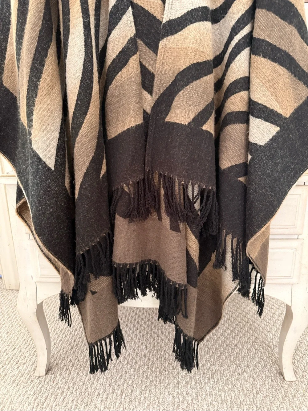 Fringed Zebra Stripe Throw Poncho - Black & Tan